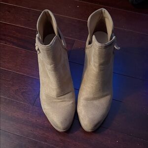 Elegant Tan Ankle Boots